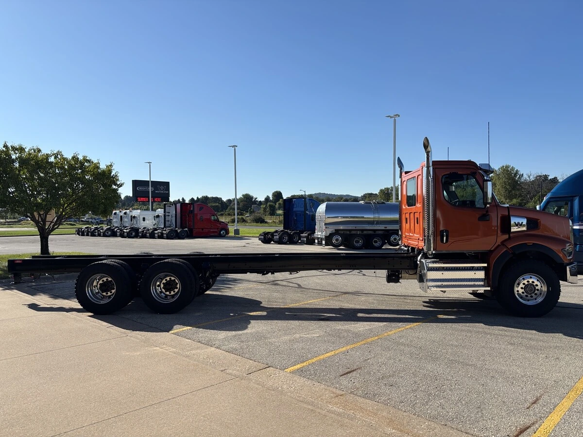2027 Western Star 49X — photo 4