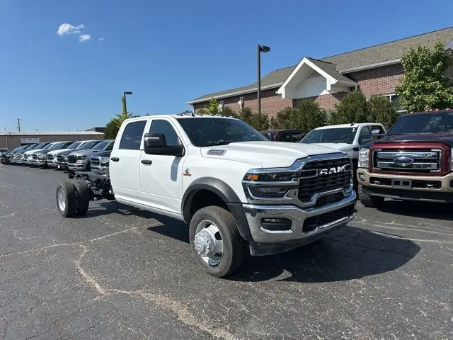 2025 Ram 5500 photo 2