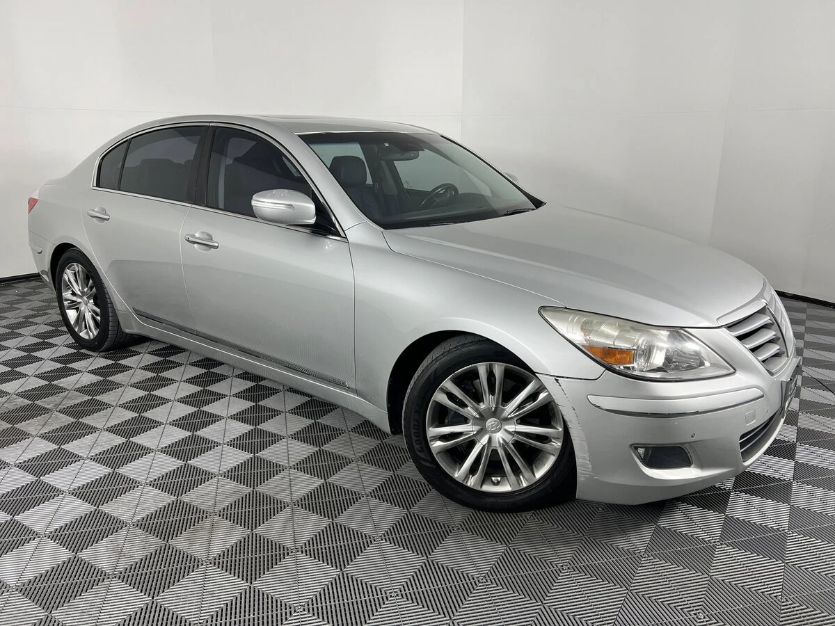 Used 2009 Hyundai Genesis 4.6 with VIN KMHGC46F99U038174 for sale in Farmington, UT