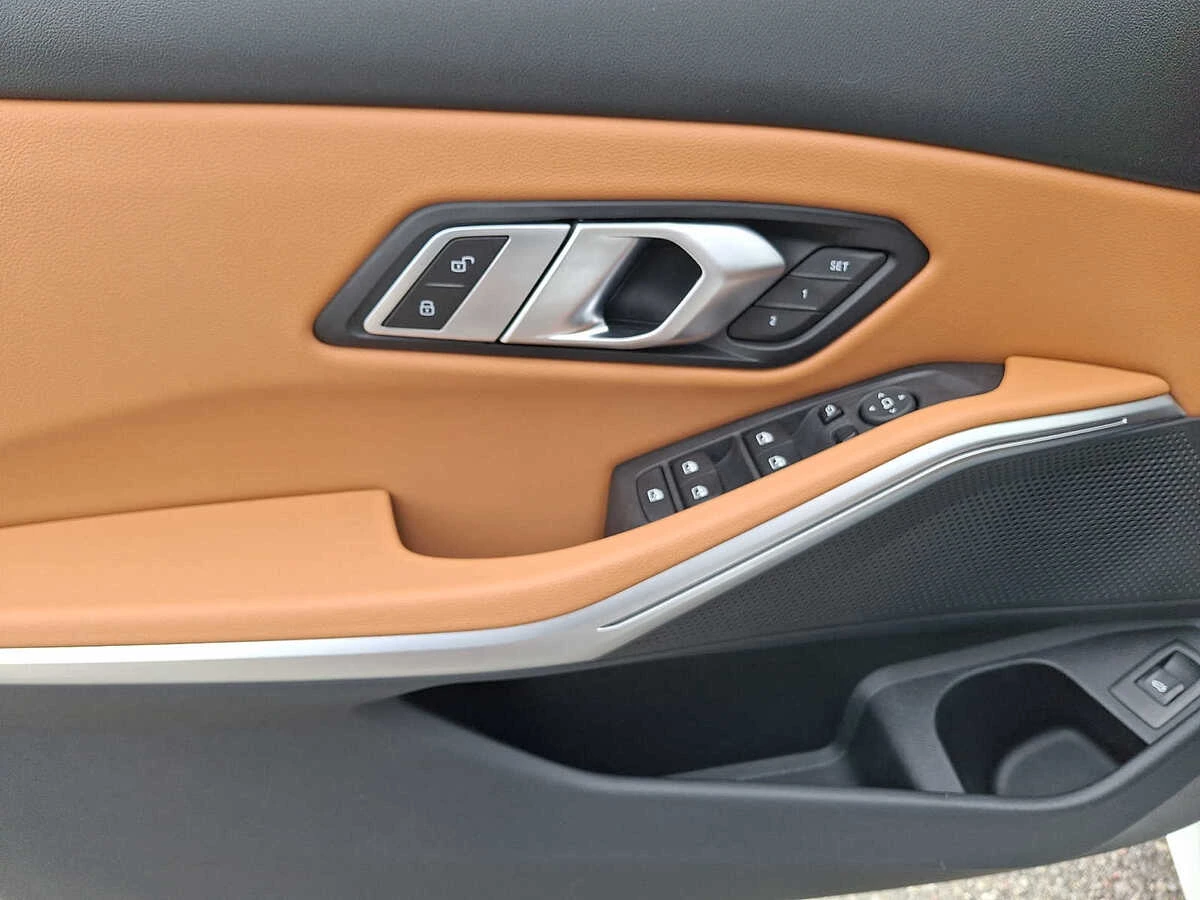 2023 BMW 3 Series 330i - Photo 9