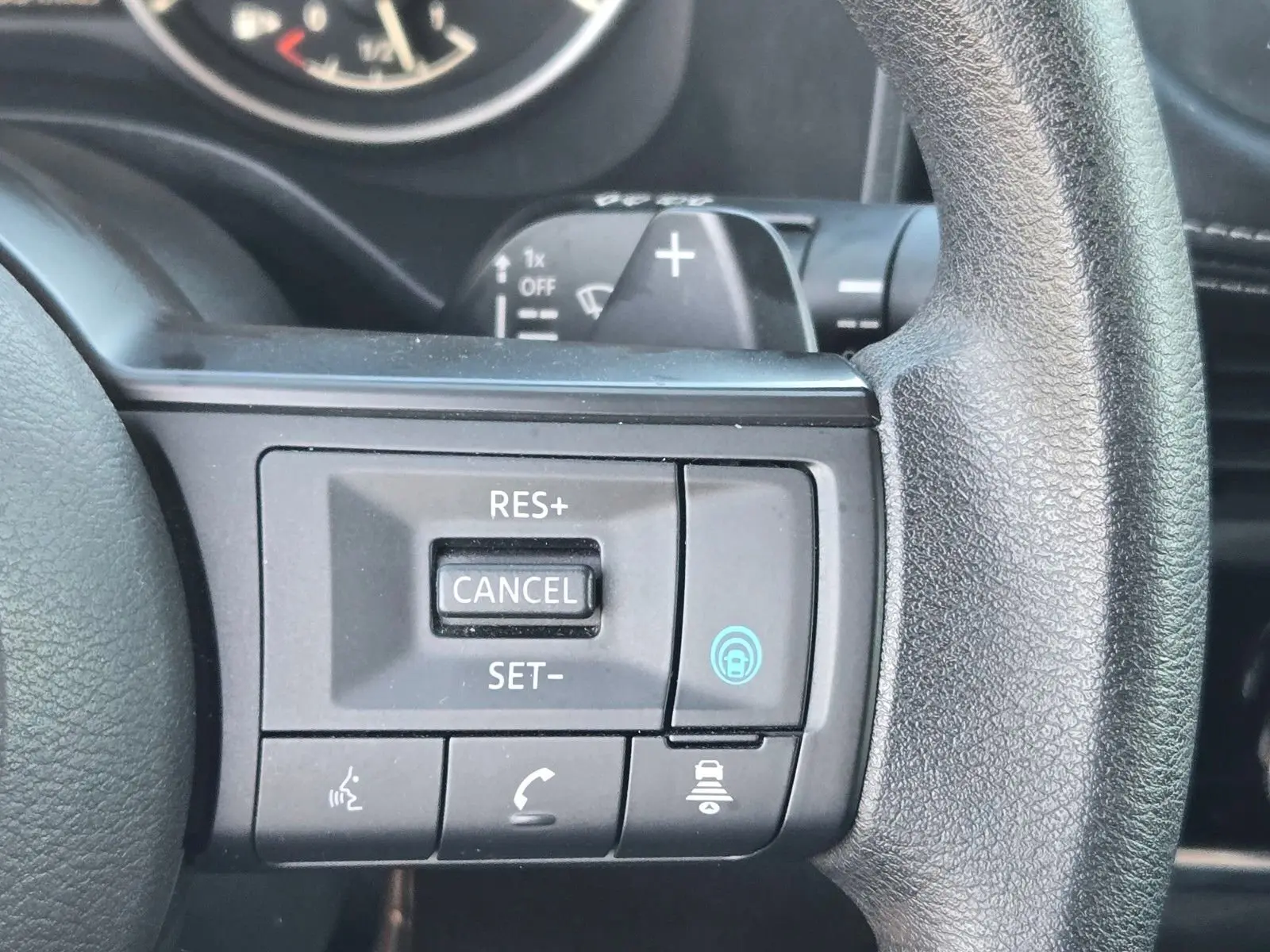 2024 Nissan Rogue SV photo 25