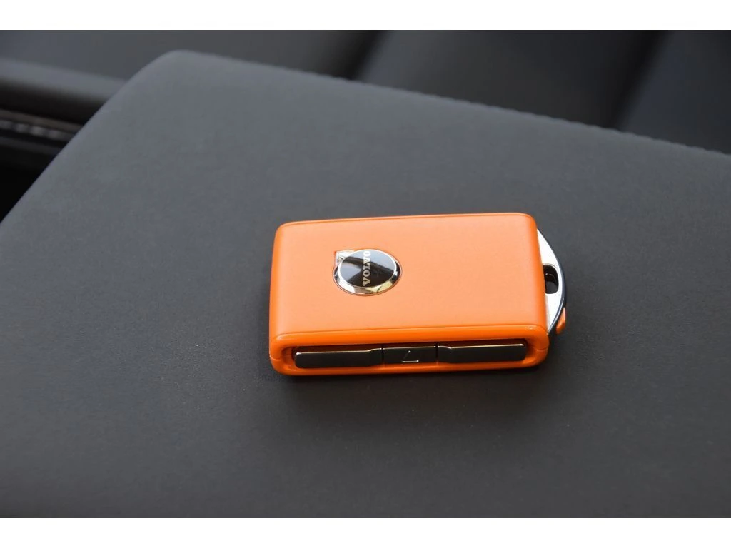 2026 Volvo - image 40