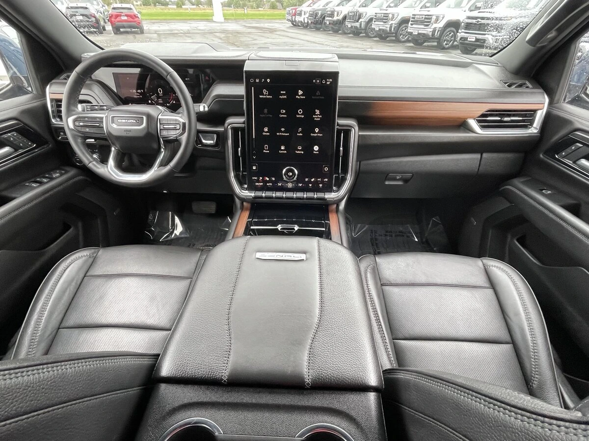 2025 GMC Yukon XL Denali - Photo 12