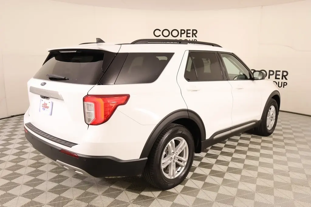 2024 Ford Explorer XLT photo 20