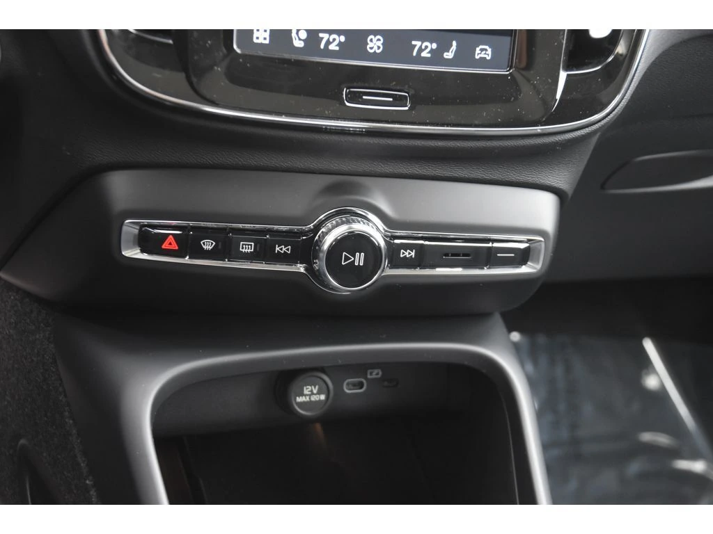 2026 Volvo - image 35