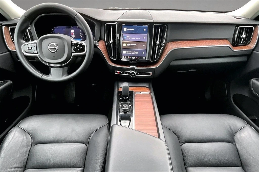 2024 Volvo - image 7