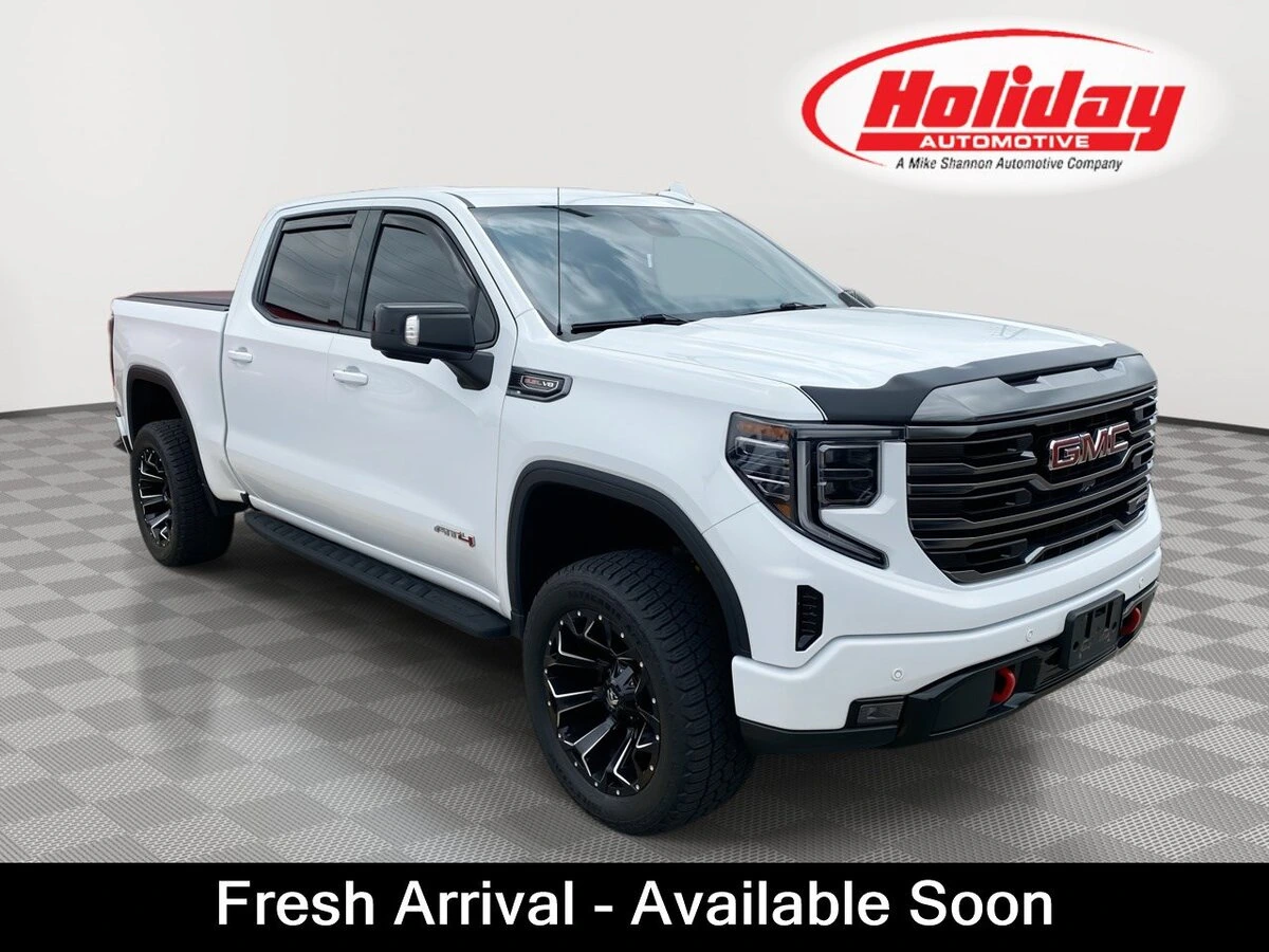 2023 GMC Sierra AT4 4WD Crew Cab Short Box's photo