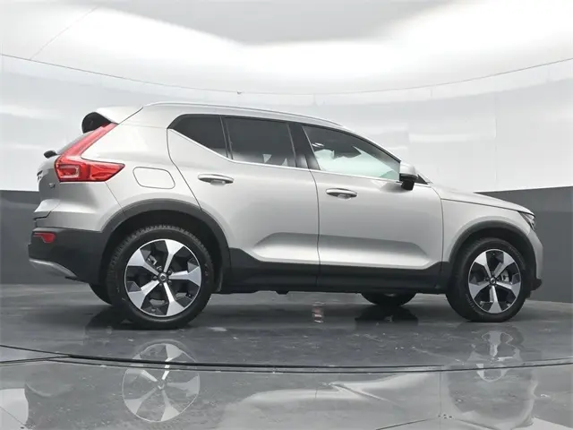 2024 Volvo XC40 Plus photo 45