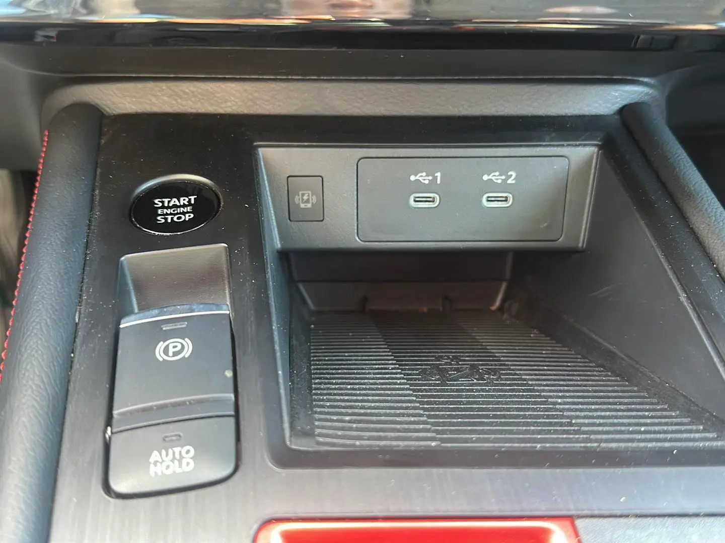 2025 Nissan Kicks SR photo 13