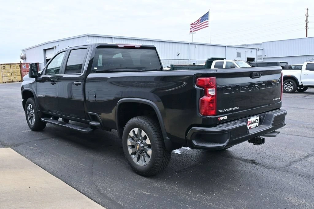 2026 Chevrolet Silverado 2500 HD Custom - Photo 8