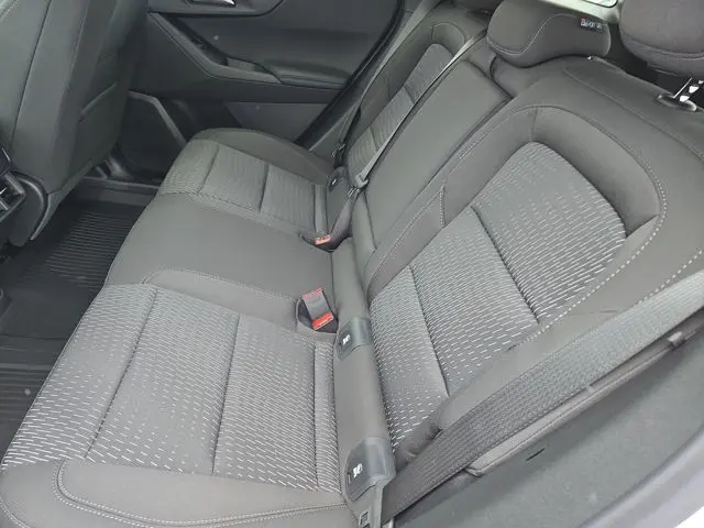 2026 Chevrolet Equinox LT photo 2