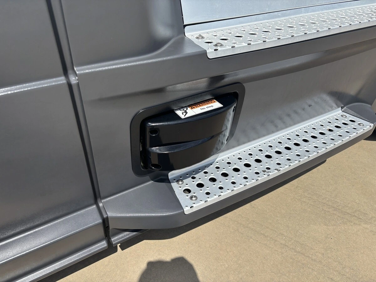 2025 Freightliner Cascadia — photo 6