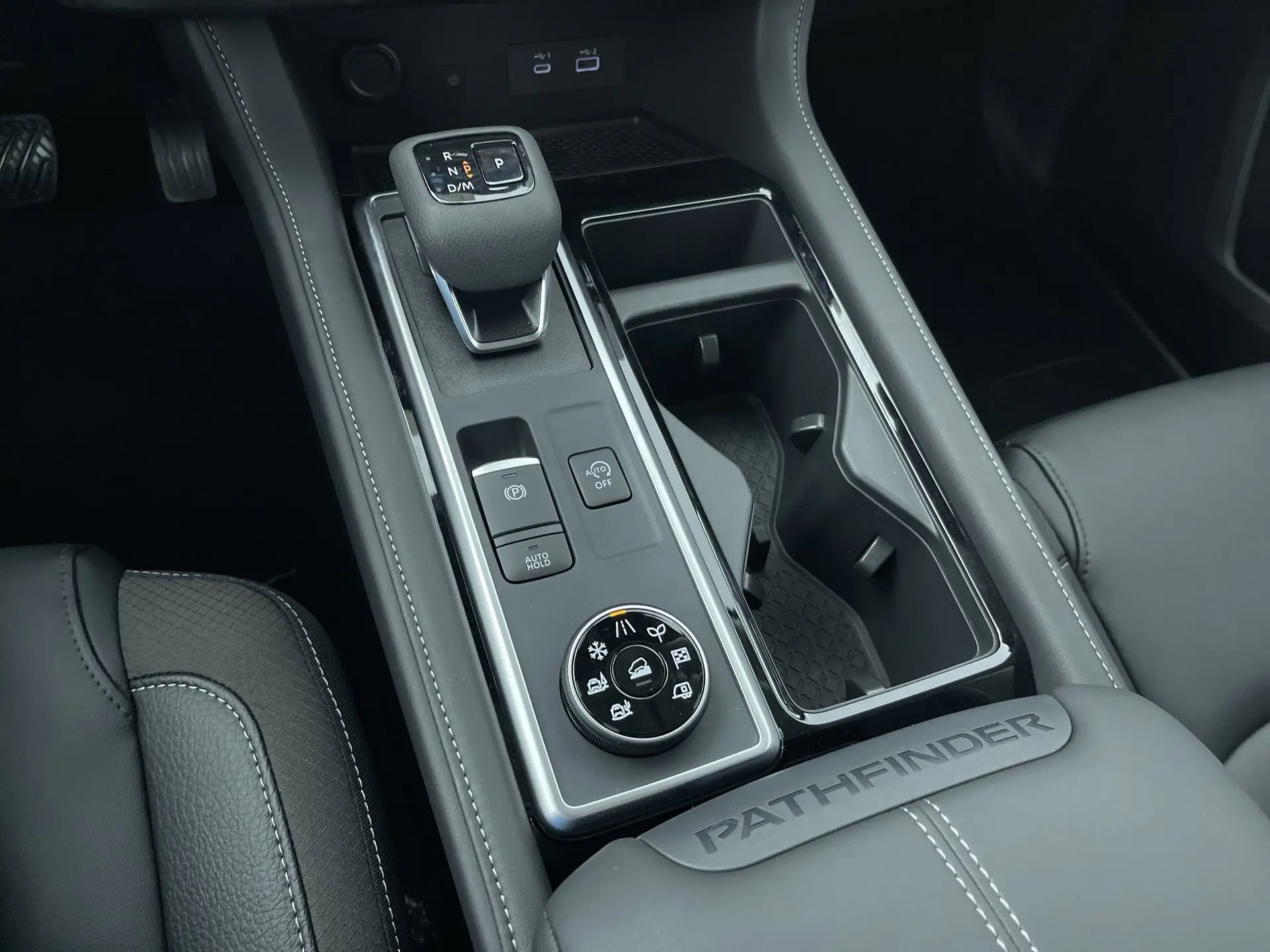 2025 Nissan Pathfinder SL photo 20