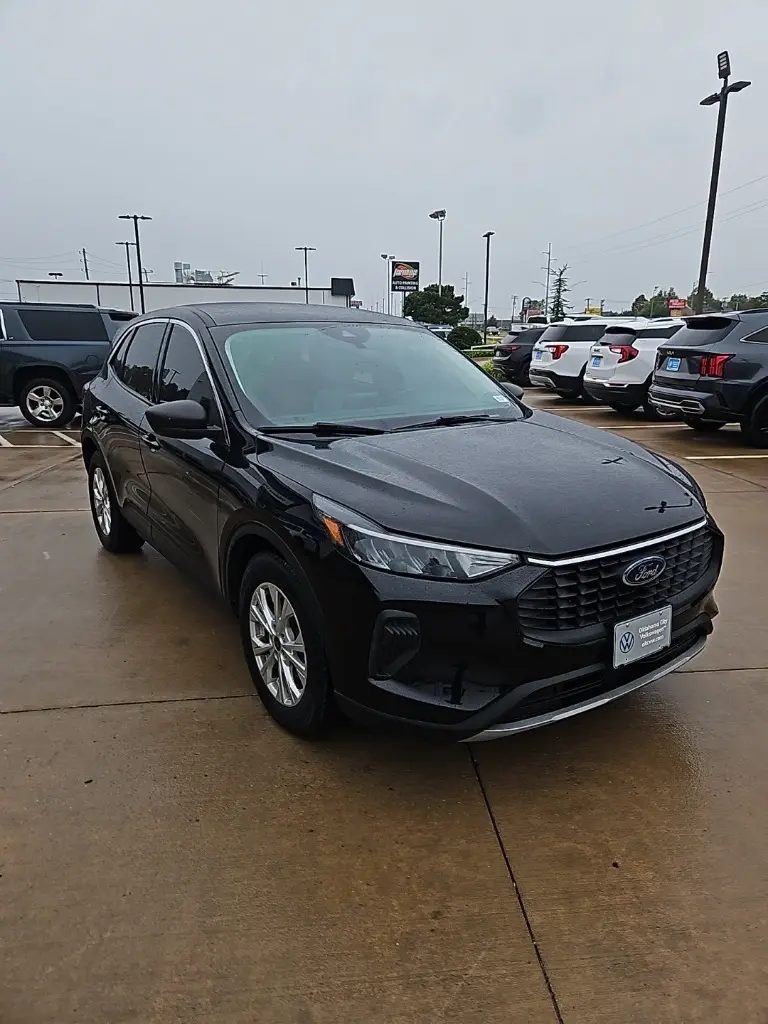 2023 Ford Escape Active photo 2