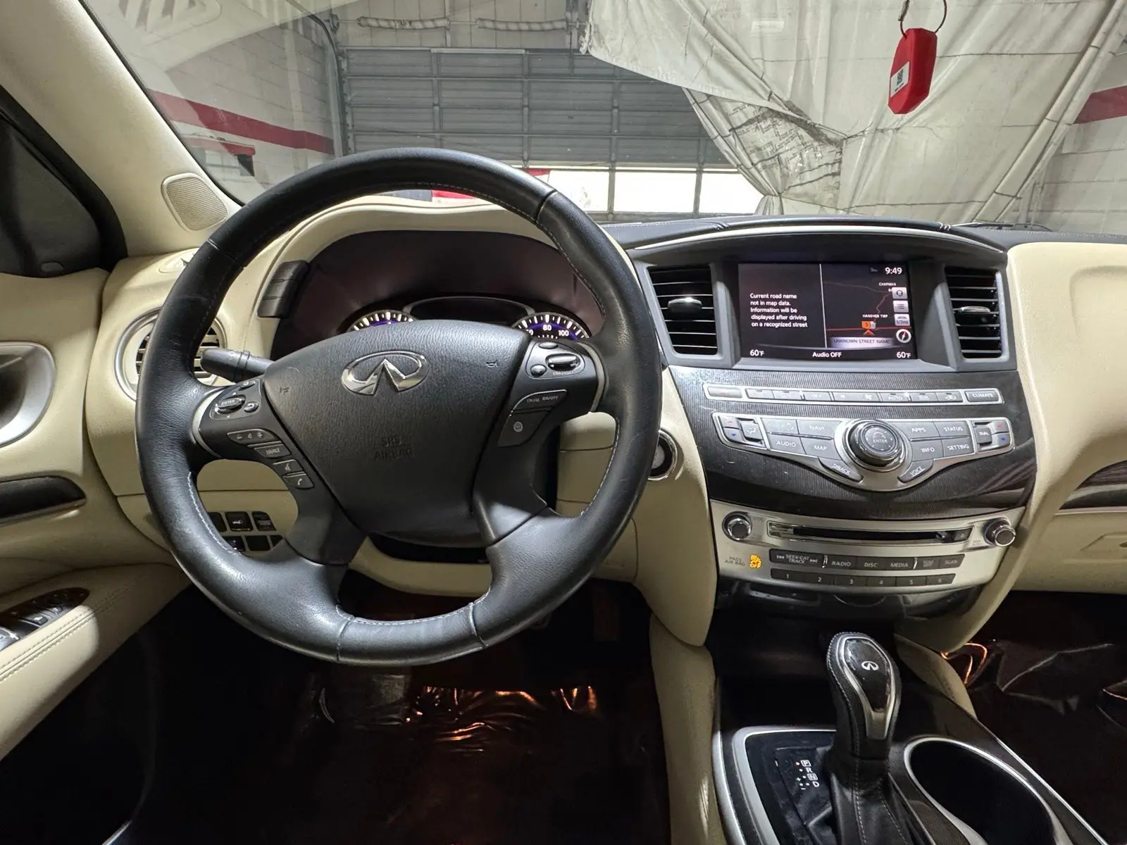 2017 Infiniti QX60 Base photo 16