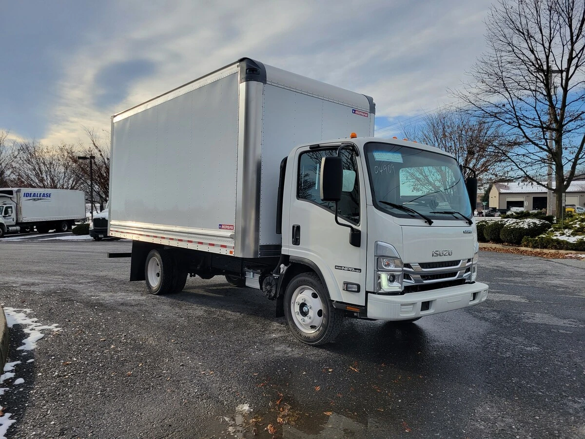 2025 Isuzu NPR in Harrisburg, PA — photo 4