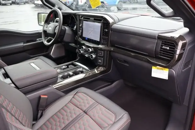 2025 Ford F-150 Lariat photo 38