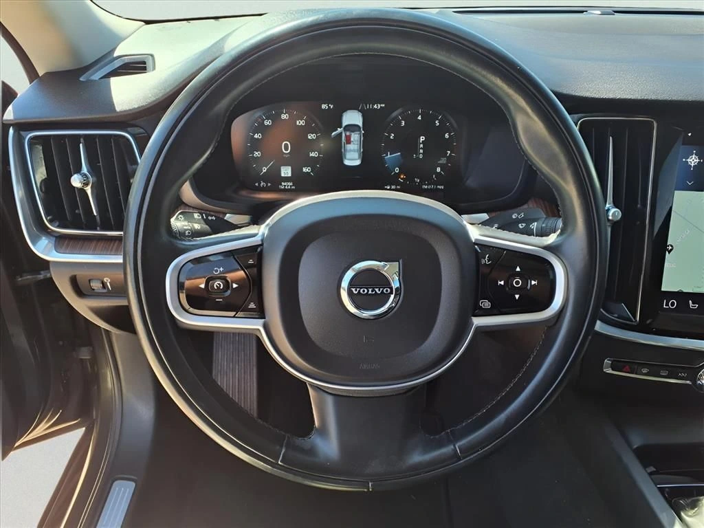 2021 Volvo - image 7