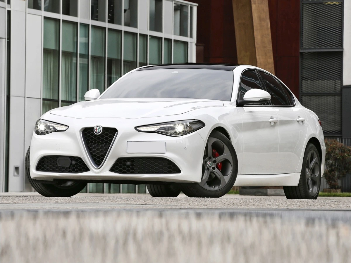 2019 Alfa Romeo Giulia 2.0 Ti Auto's photo