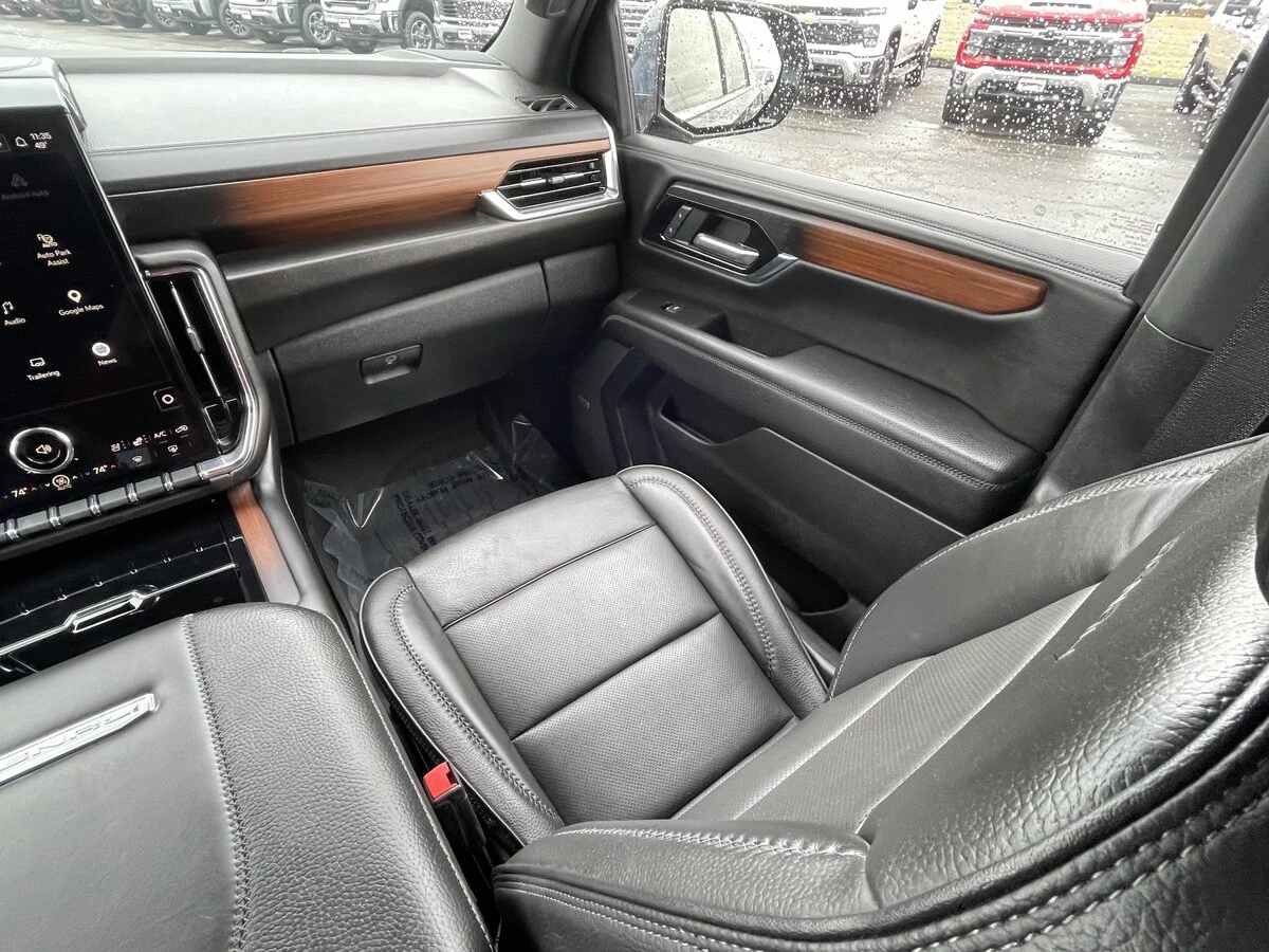 2025 GMC Yukon XL Denali - Photo 36