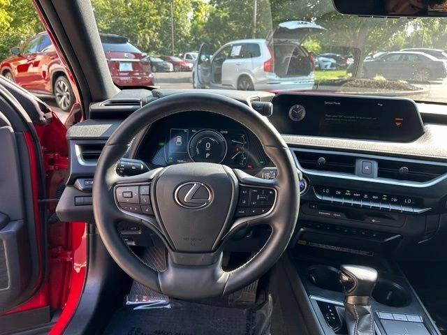 2022 Lexus UX Hybrid 250h - Photo 13