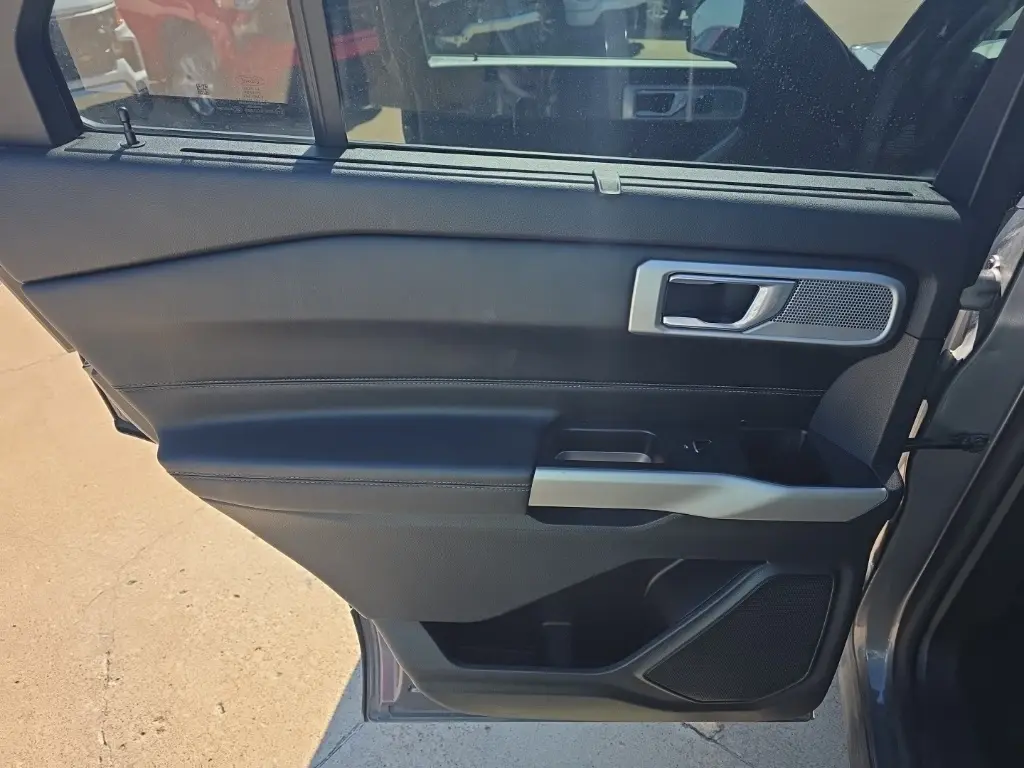 2021 Ford Explorer Limited photo 18