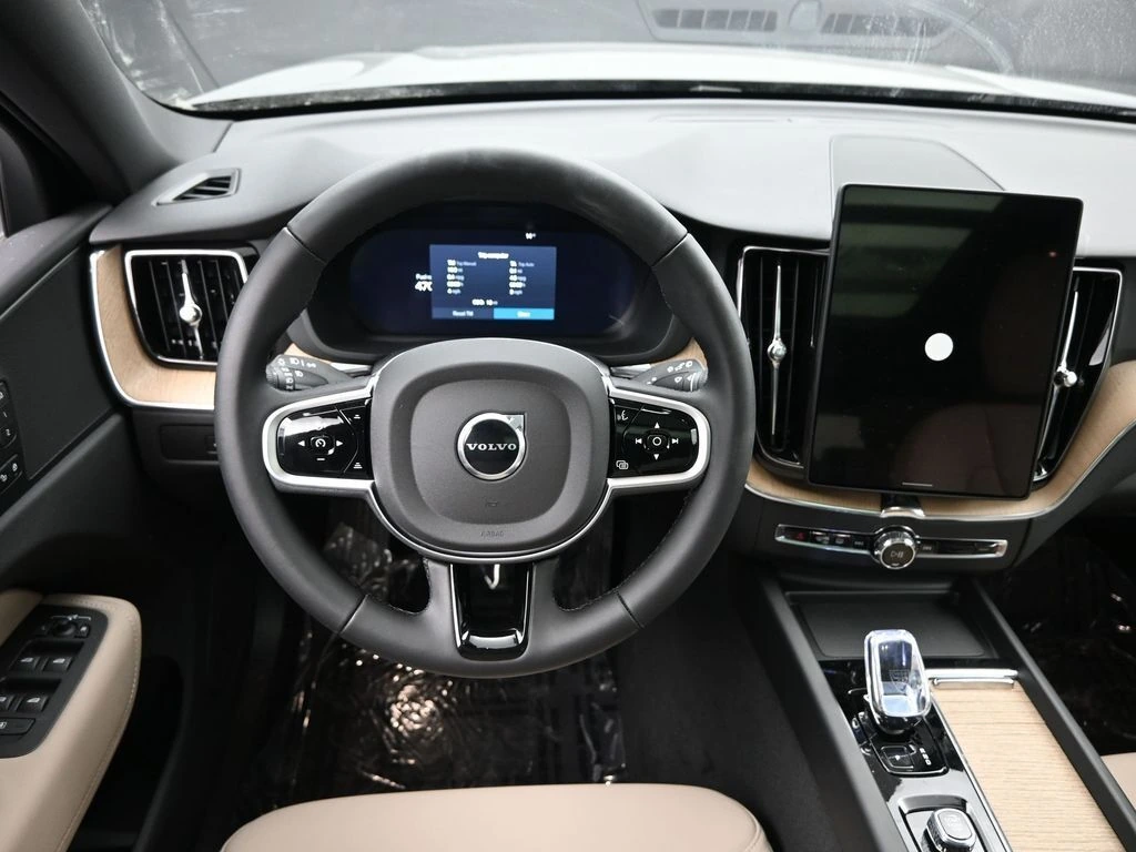 2026 Volvo - image 18