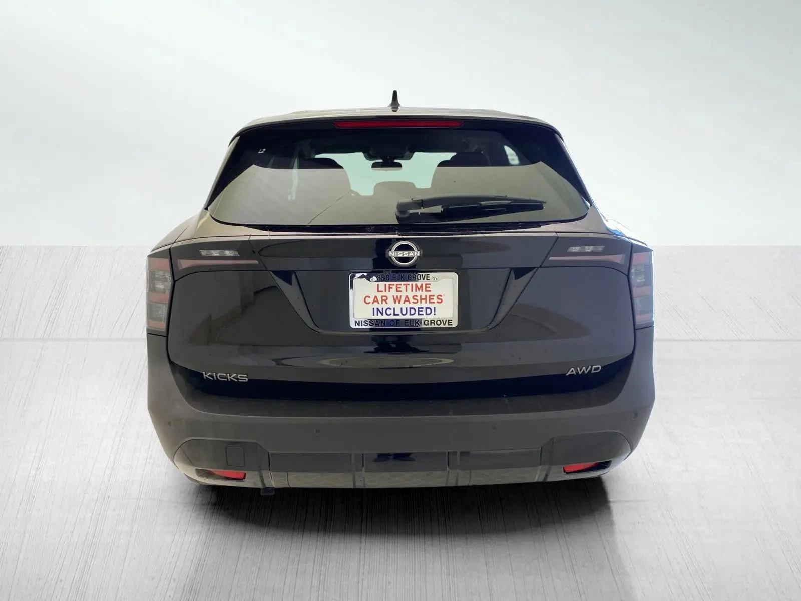 2025 Nissan Kicks SV photo 3