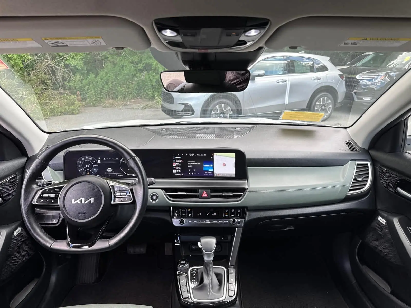 2024 Kia Seltos SX photo 29
