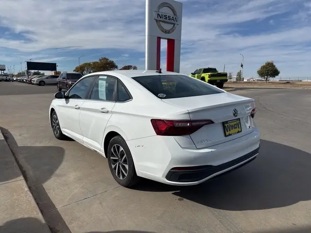 2024 Volkswagen Jetta S photo 4