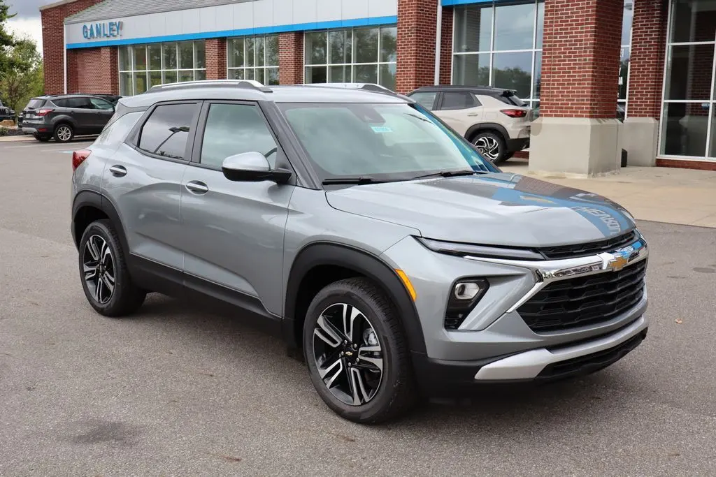 2026 Chevrolet Trailblazer LT photo 2