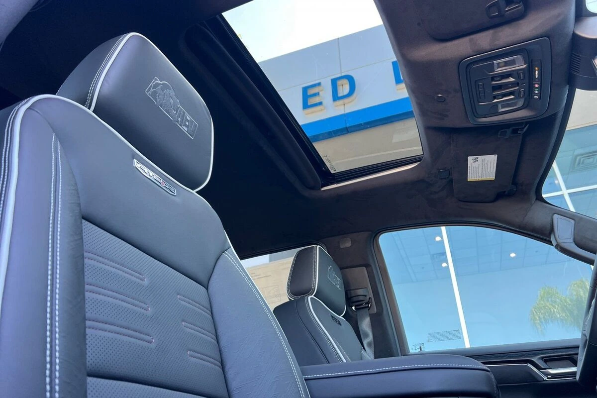2026 GMC Sierra 1500 AT4X - Photo 18