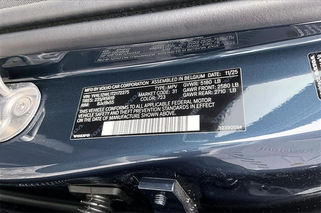 2026 Volvo - image 8