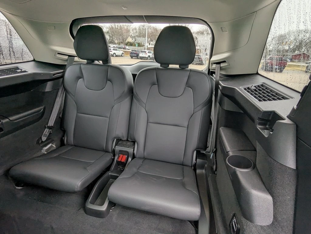 2024 Volvo - image 18