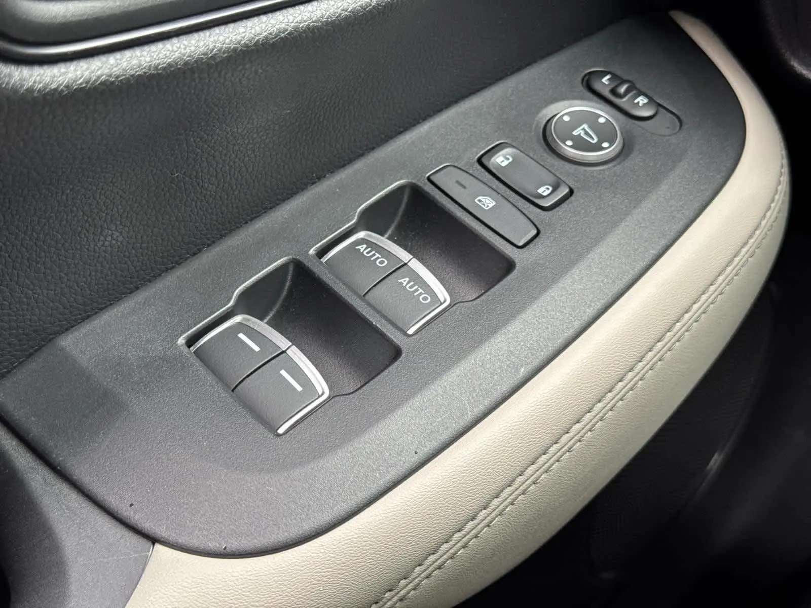 2023 Honda HR-V EX-L photo 22