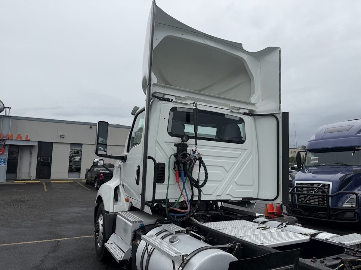2020 International LT in Portland, OR — photo 7