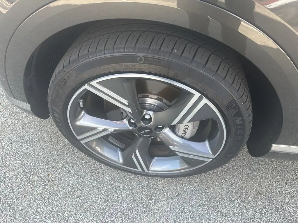 2025 Genesis GV80 3.5T Prestige AWD photo 3