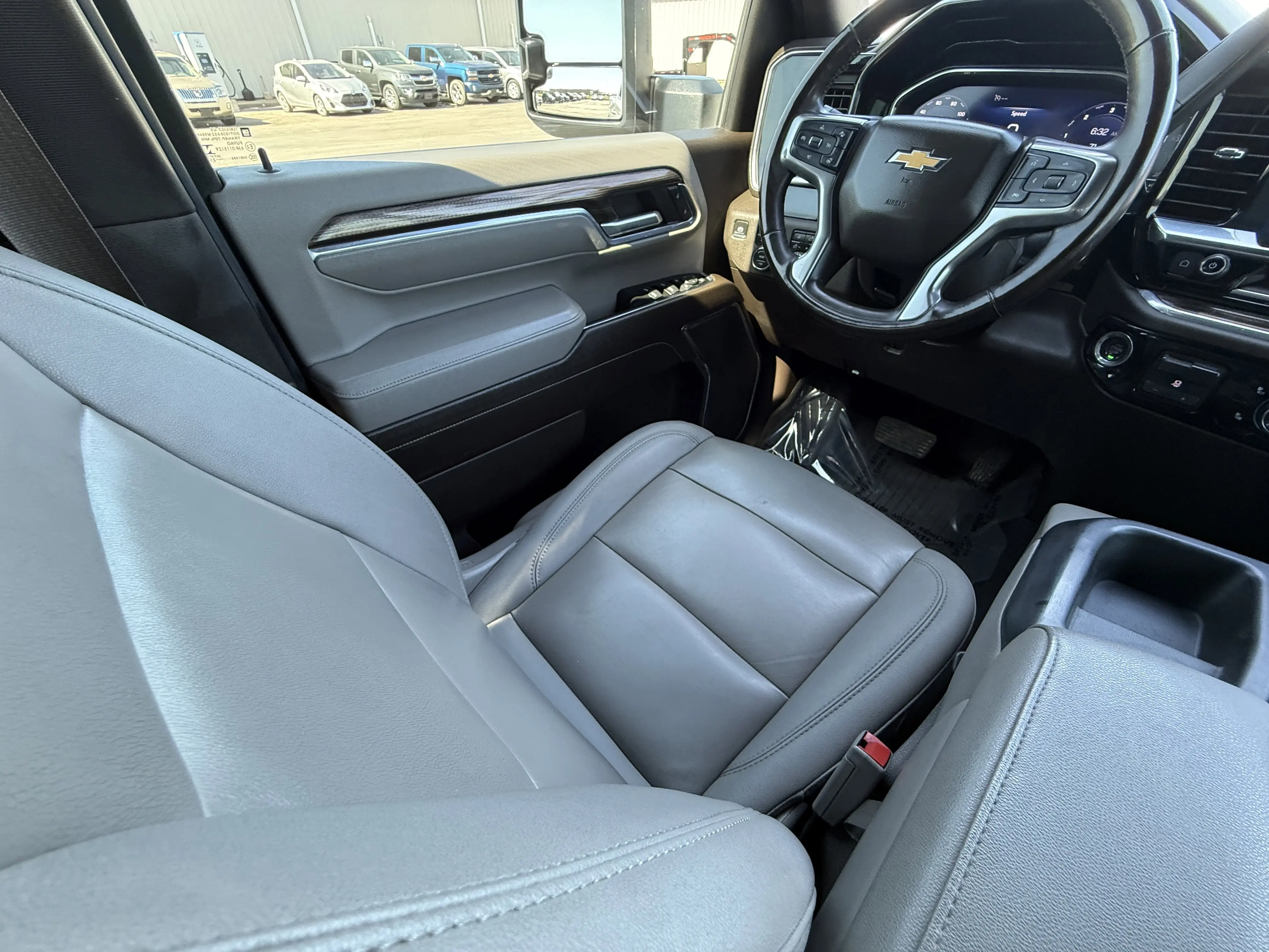 2024 Chevrolet Silverado 3500HD LT photo 22