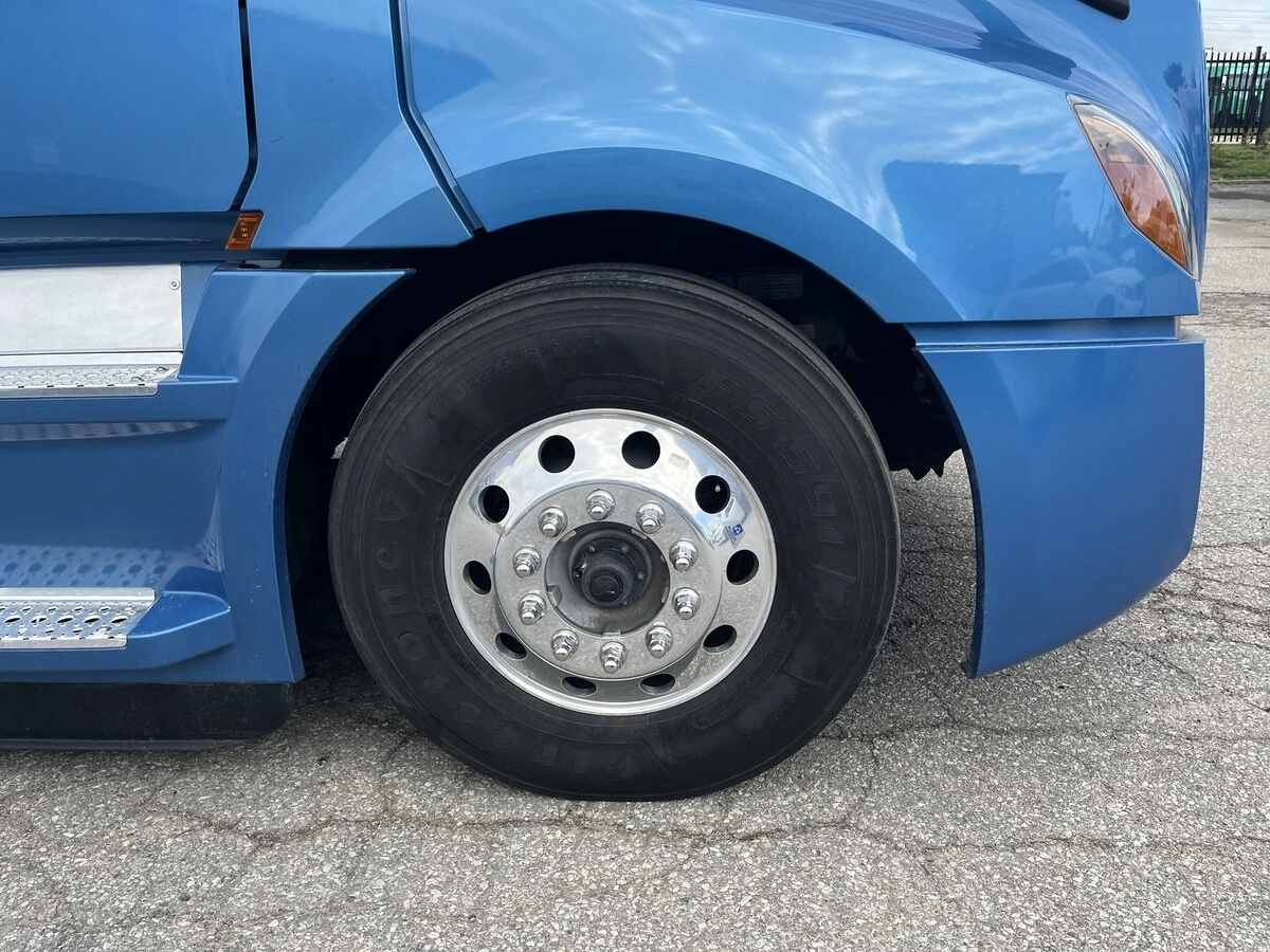 2026 Freightliner Cascadia — photo 4