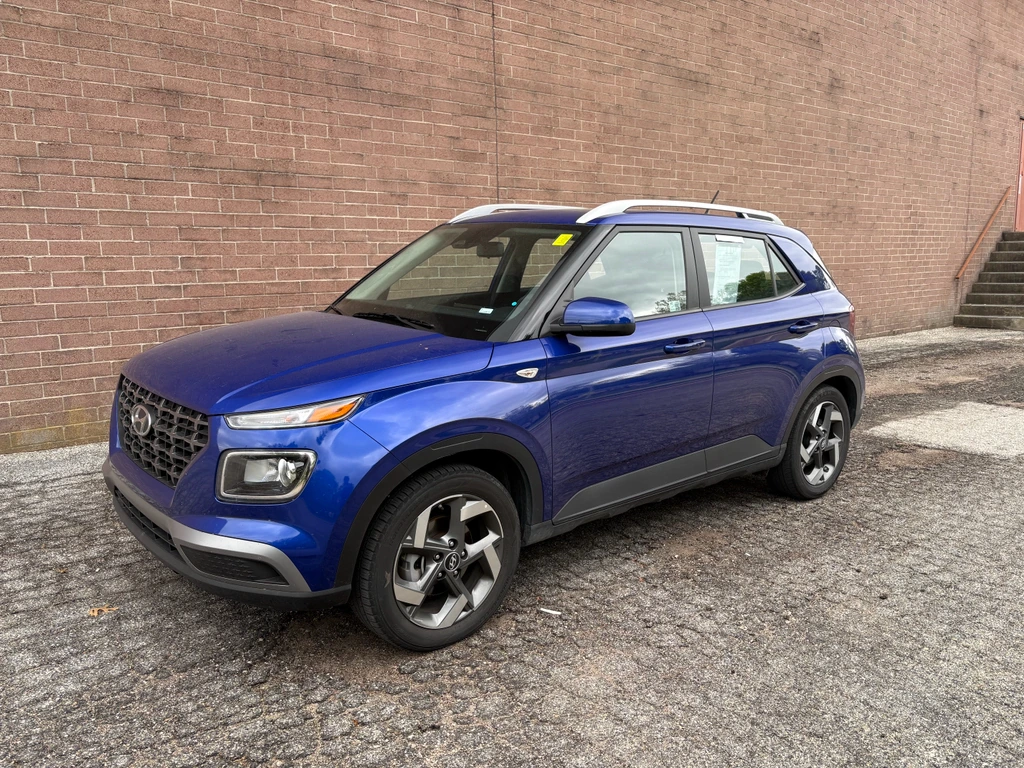 2025 Hyundai Venue SEL IVT's photo