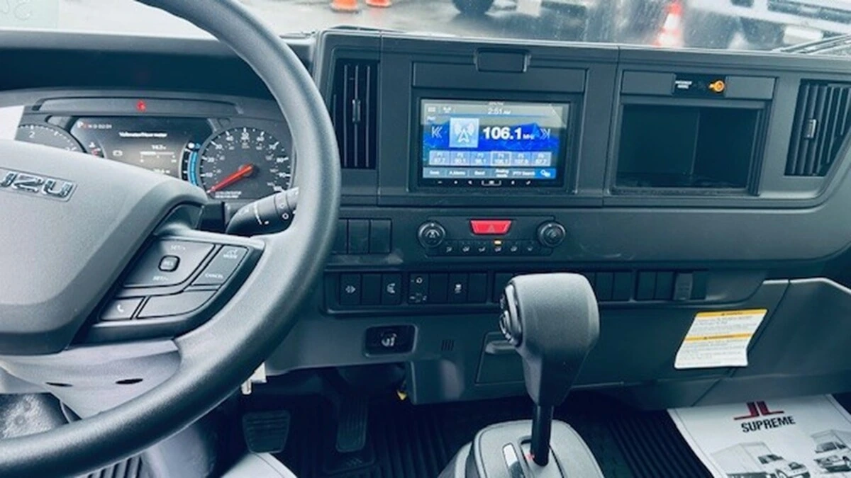 2025 Isuzu - image 9