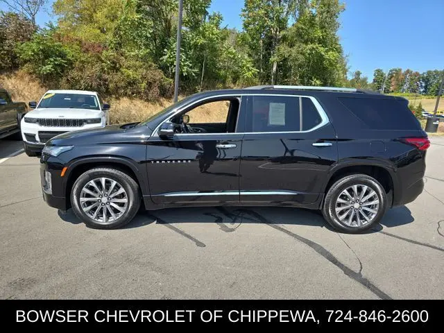 2023 Chevrolet Traverse Premier photo 2