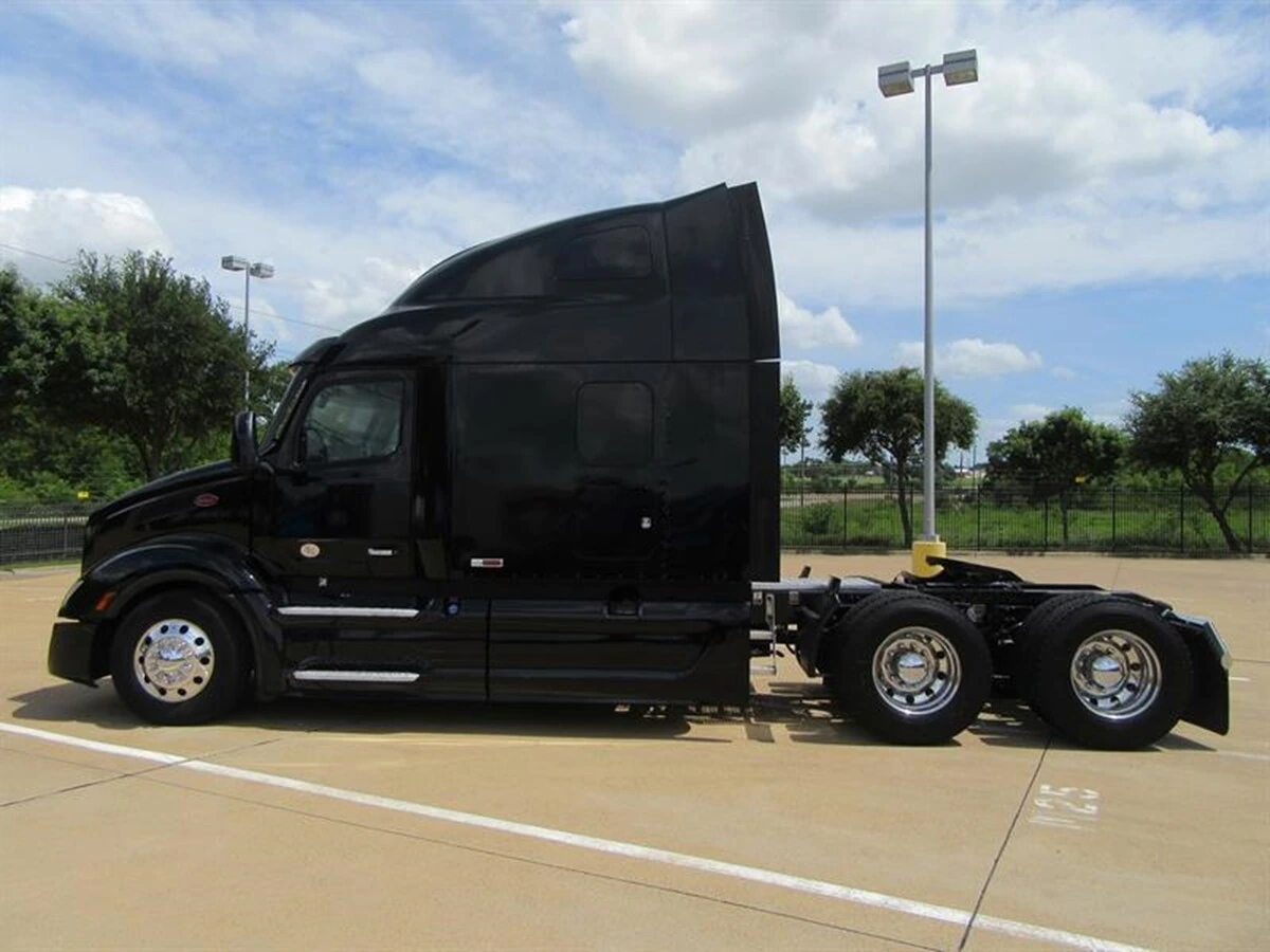 2023 Peterbilt 579 — photo 6