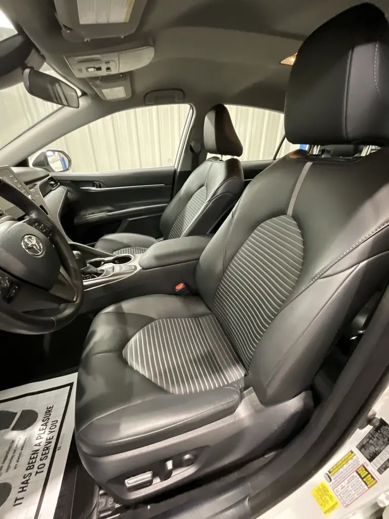2024 Toyota Camry SE photo 9