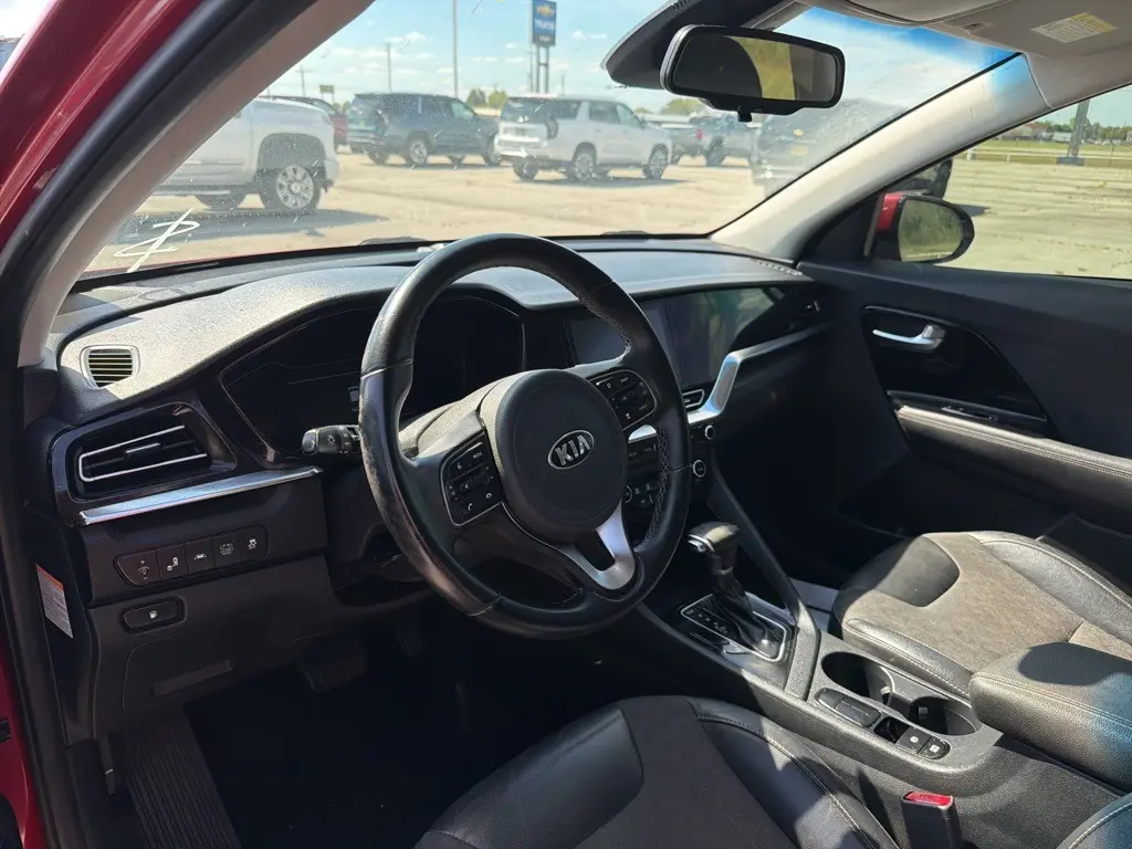 2020 Kia Niro Touring photo 8
