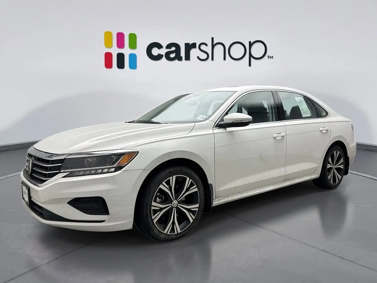 2022 Volkswagen Passat SE's photo