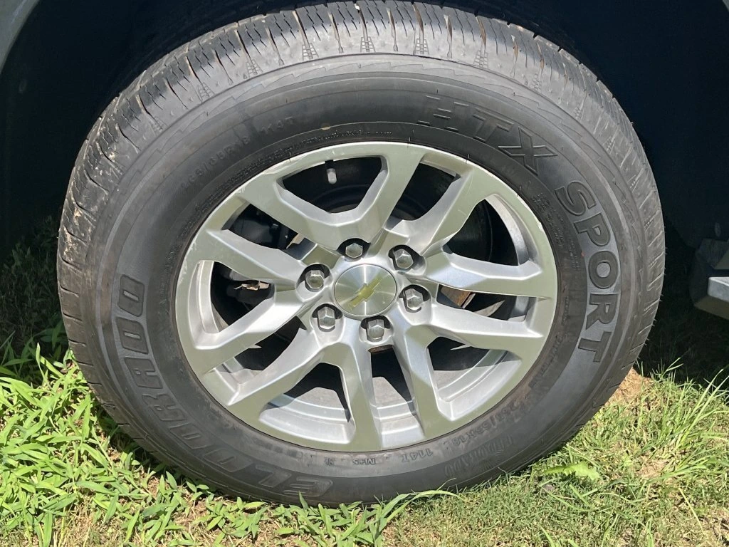 2021 Chevrolet Suburban LT - Photo 9