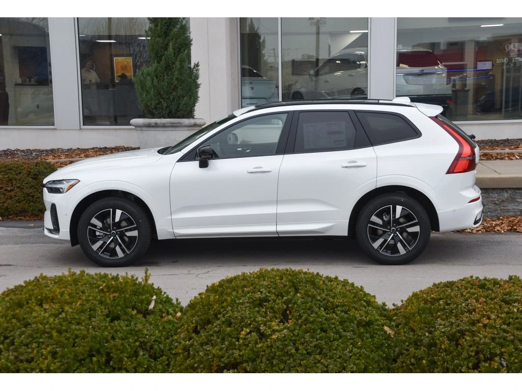 2026 Volvo - image 6