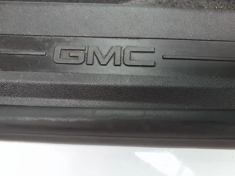 2023 GMC Terrain SLE - Photo 19