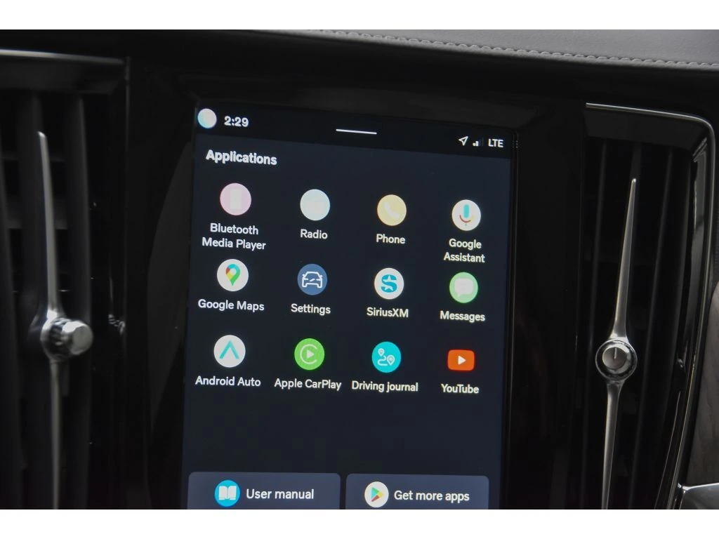 2025 Volvo - image 20